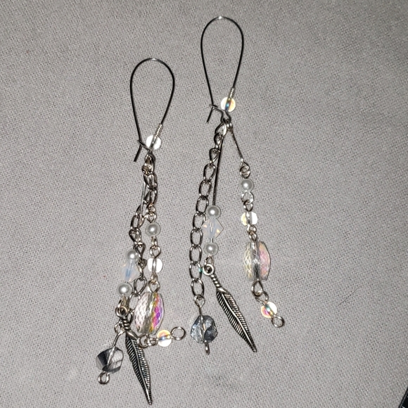 Fallen Angel Earring Set - Picture 3 of 5
